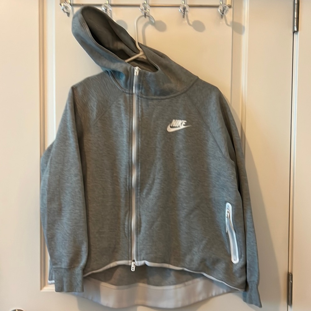 Women’s Nike sweatshirt size large.
